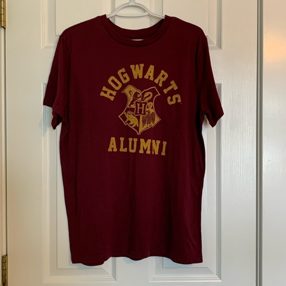 Harry Potter Hogwarts Alumni burgundy T-shirt men’s extra large new never worn